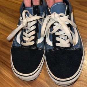 Men’s or Women’s Vans Off The Wall Classic Shoes! Men’s size 5.5 and 7 Women’s🔥